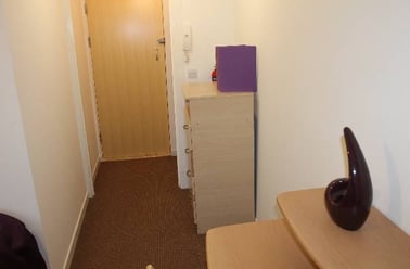 Studio 25 the cube 5 gibbon lane, Near university, Plymouth - Image 3